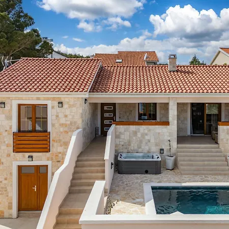 Alora Villa Pridraga