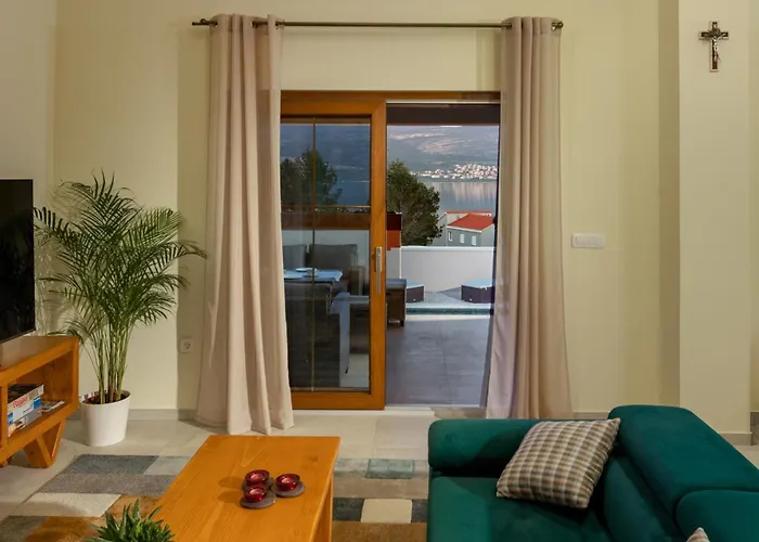 Villa Alora *