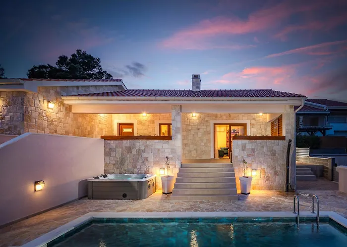 Villa Alora *