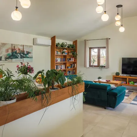Вилла Alora *